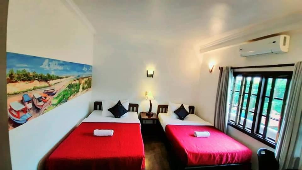 Uncle Sam Bed & Breakfast 3*